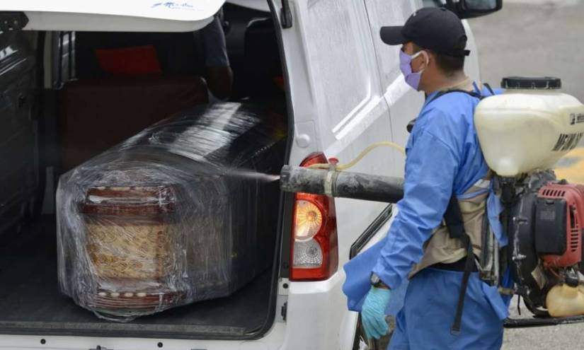 Criminalística identificó en Guayaquil 45 cadáveres en descomposición