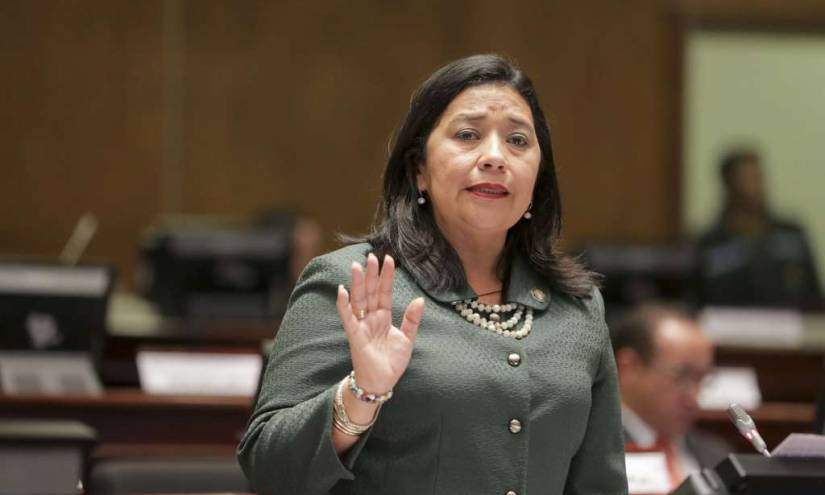 Arresto domiciliario contra asambleísta Karina Arteaga