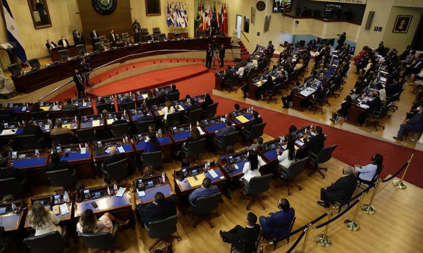 Expresidentes piden a la OEA actuar para preservar la democracia salvadoreña