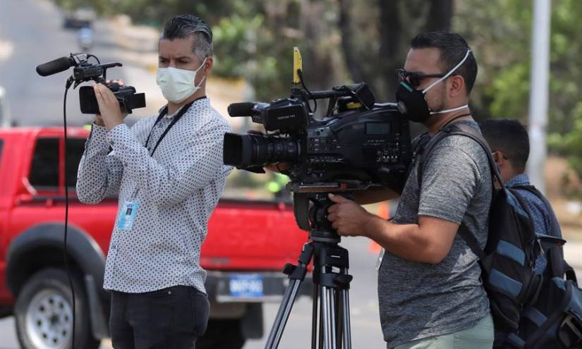 Ecuador es el país con más periodistas fallecidos por COVID-19, según ONG