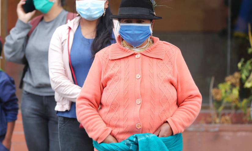 Miles de empleados públicos vuelven al trabajo en Quito