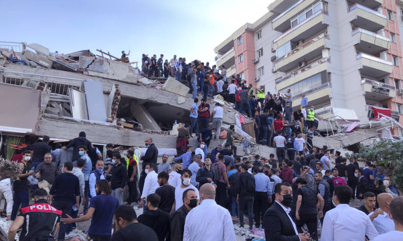 Rescatan a una niña 4 días después del sismo en Turquía