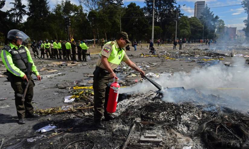 Canciller culpa de disturbios a fuerzas externas