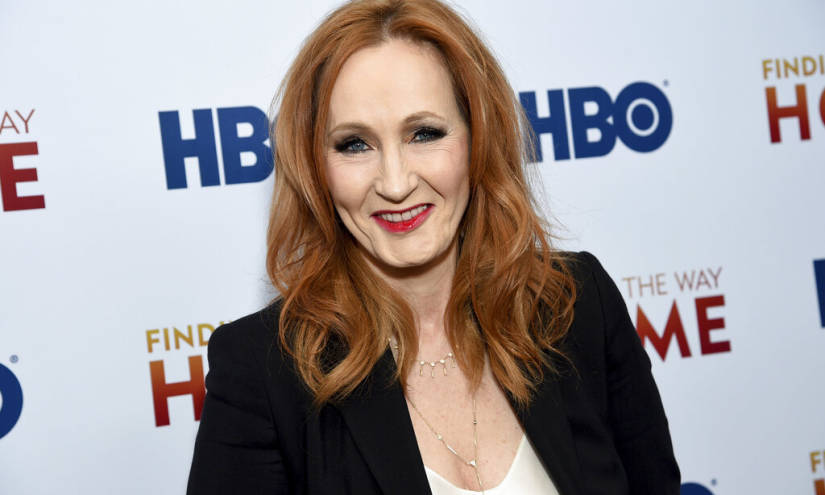 J.K. Rowling es acusada de transfobia