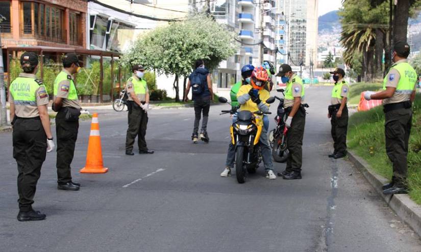 Jorge Yunda: En Quito hasta el 75 % de personas infectadas con COVID-19 está circulando por las calles