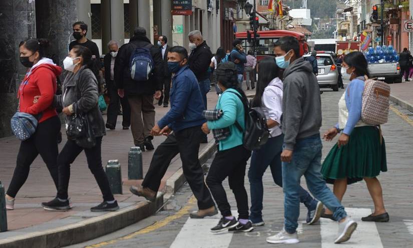 Ecuador suma más de 2.000 contagios de COVID-19 en un día