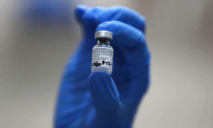 2 personas sufren reacción alérgica por vacuna de Pfizer