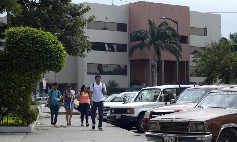 Senescyt: Recorte presupuestario a universidades se da por baja recaudación de IVA