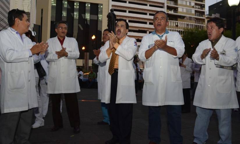 Médicos rechazan ajustes al nuevo Código Penal