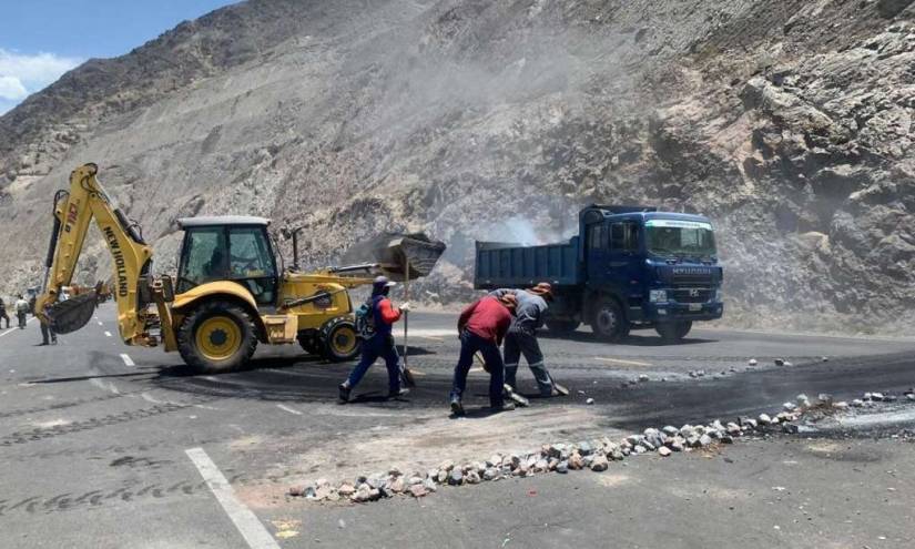 Habilitan vías de Carchi tras 7 días de paro