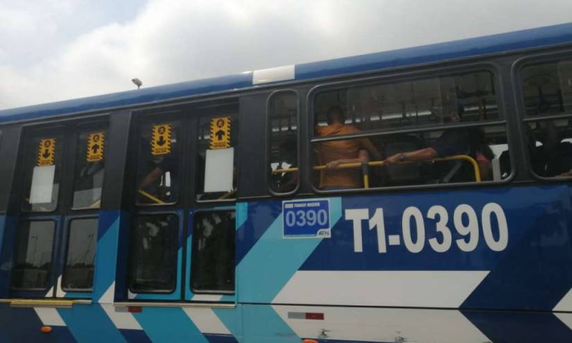 Aglomeraciones en los buses y en varias zonas de Guayaquil