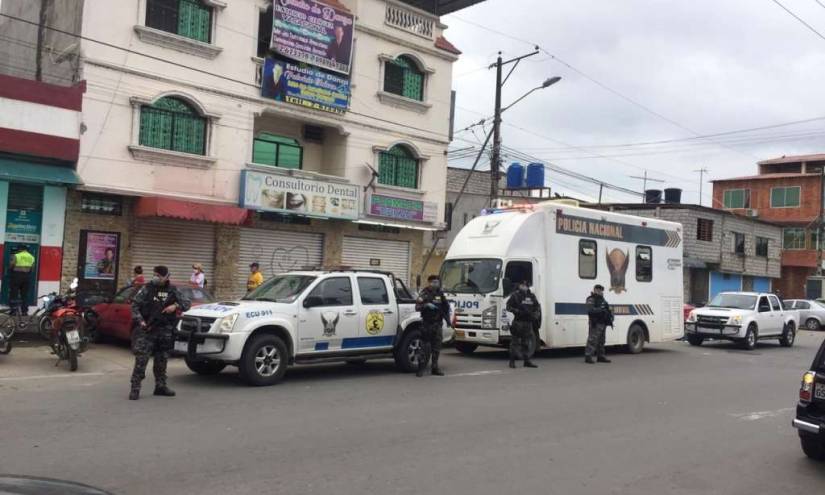 Al menos 20.000 operativos policiales en Ecuador por COVID-19