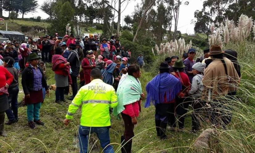 Hallan los cuerpos de una mujer y su hijo en un canal de riego