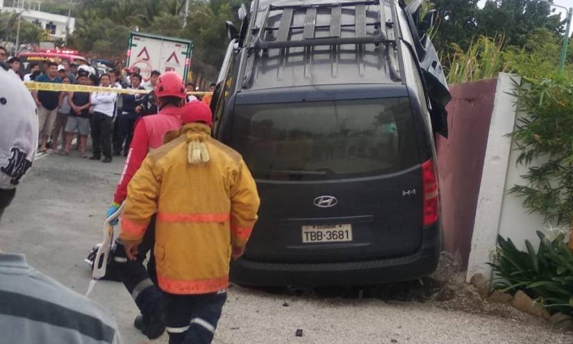 Dos muertos tras choque en Punta Blanca, Santa Elena