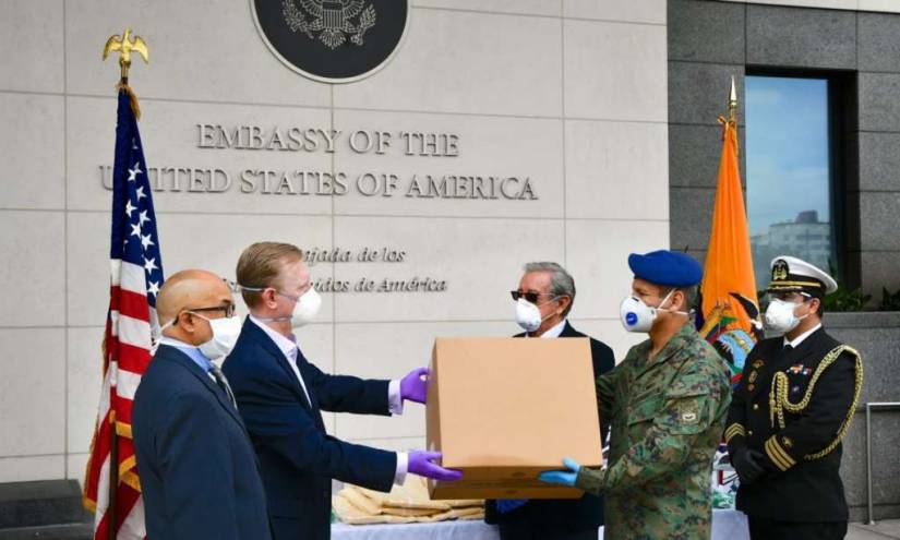 Hospital de las FFAA en Quito recibe ayuda de EEUU