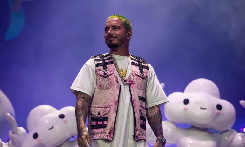 J Balvin pide parar la guerra civil que se vive en Colombia