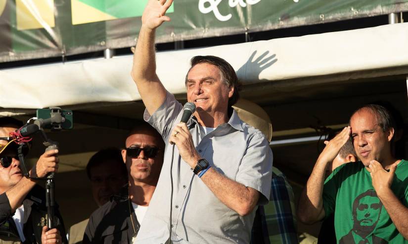 Jair Bolsonaro y 7 mandatarios más estarían en posesión de Guillermo Lasso