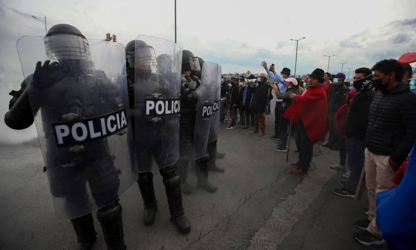 Protestas dejan un balance de 37 detenidos y 2 militares retenidos en el país