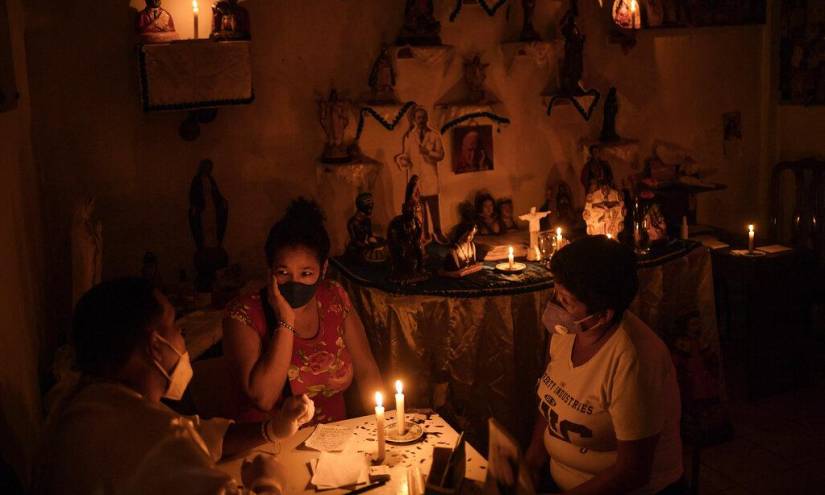 Rituales de sanación de espiritistas ganan lugar en Venezuela