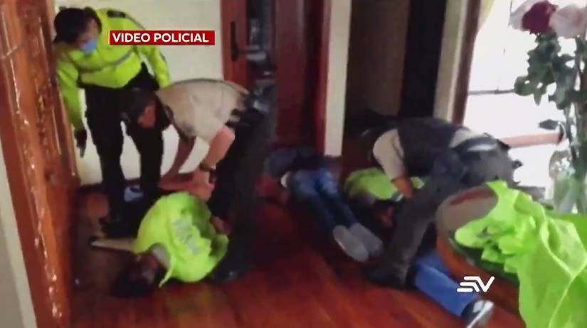 Capturan en Cuenca a delincuentes disfrazados de policías