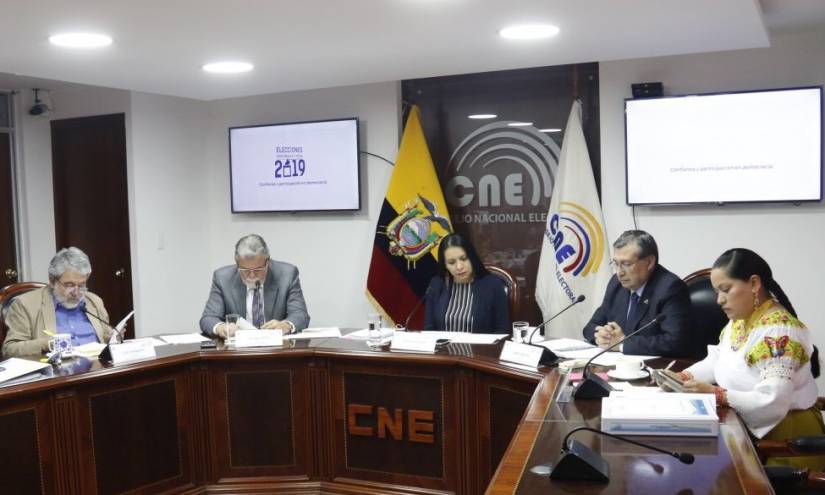 CNE ratifica a los nuevos integrantes del CPCCS