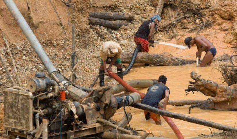 La minería ilegal en Ecuador, una lacra de daños incalculables