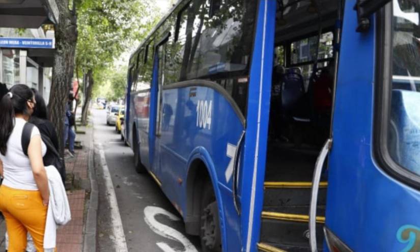 Transportistas urbanos de Quito aseguran que ya no pueden operar sus unidades