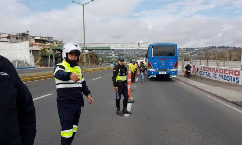 Descubren en Ibarra media tonelada de cocaína líquida en latas de sardina