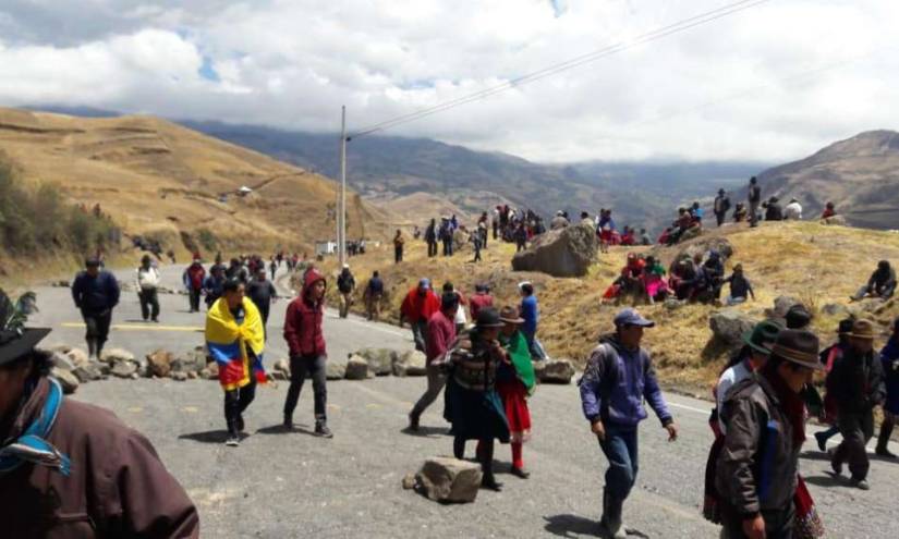 Indígenas retienen a 47 militares en Chimborazo