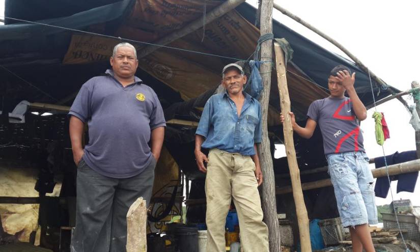 La ancestral labor de los pescadores del estuario del río Guayas