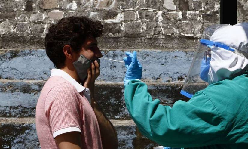 Ecuador extiende teletrabajo y aplaza las clases presenciales por incremento de COVID-19