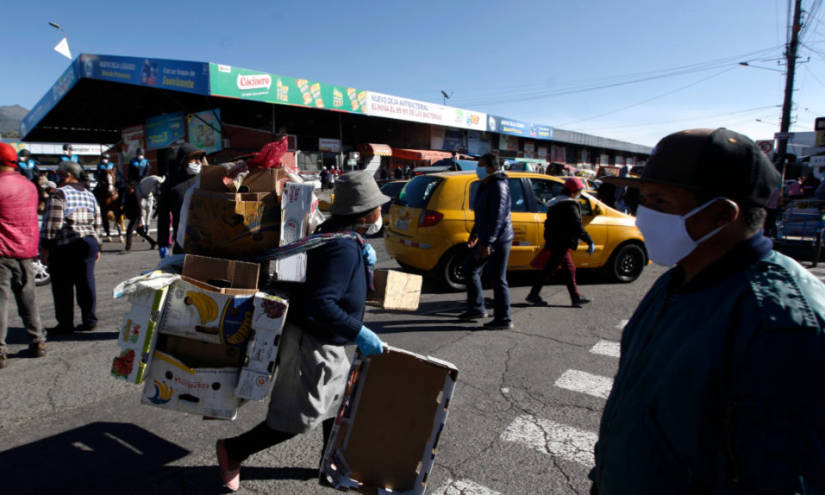 Piden a habitantes de Quito un confinamiento voluntario