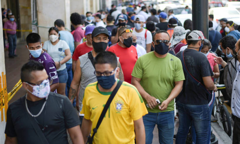 En Guayaquil se restringe circulación vehicular de 20:00 a 05:00 hasta el 2 de mayo