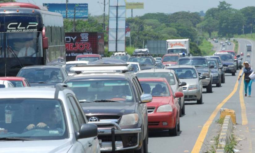 Más de 41 mil vehículos salieron de Guayaquil durante primer feriado sin restricciones