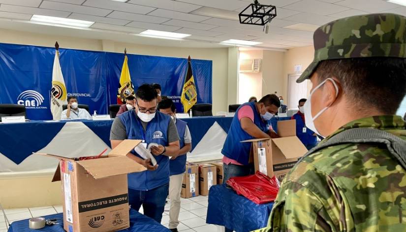 Apagón en bodega interrumpió recuento de votos en El Oro