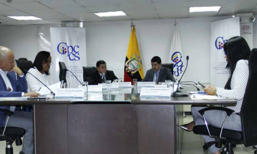 Consejeros del CPCCS presentan pruebas