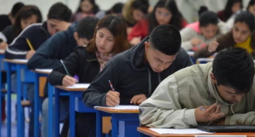 Clases en escuelas, colegios y centros superiores se reanudan el lunes