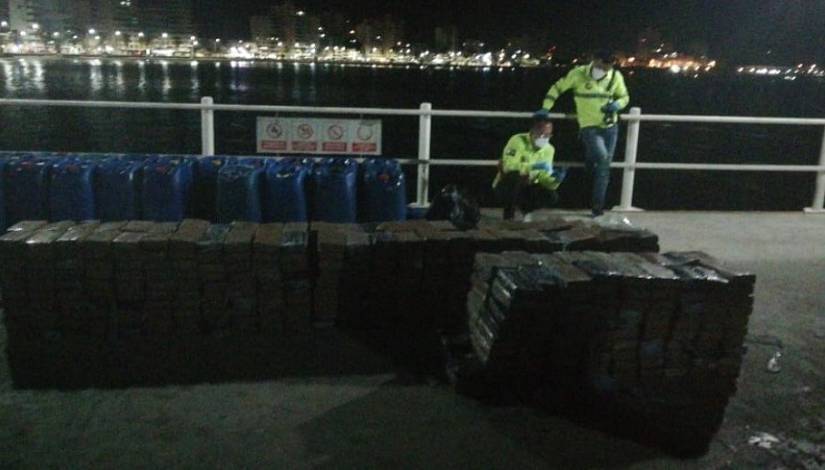 Capturan cerca de Galápagos embarcación con tonelada de cocaína